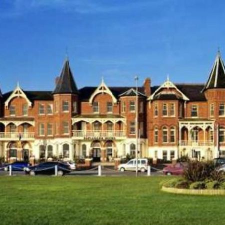 Esplanade Hotel On The Seafront Брей Екстериор снимка